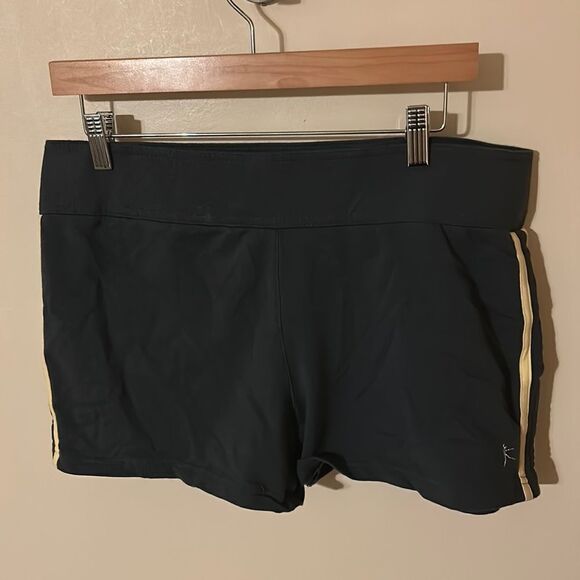 Danskin Now womens pull on dark gray shorts L - Picture 1 of 5